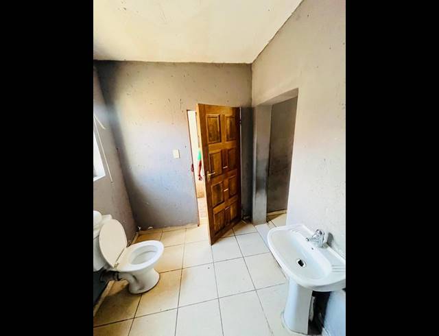 1 BEDROOM PROPERTY TO RENT IN PROTEA GLEN EXT